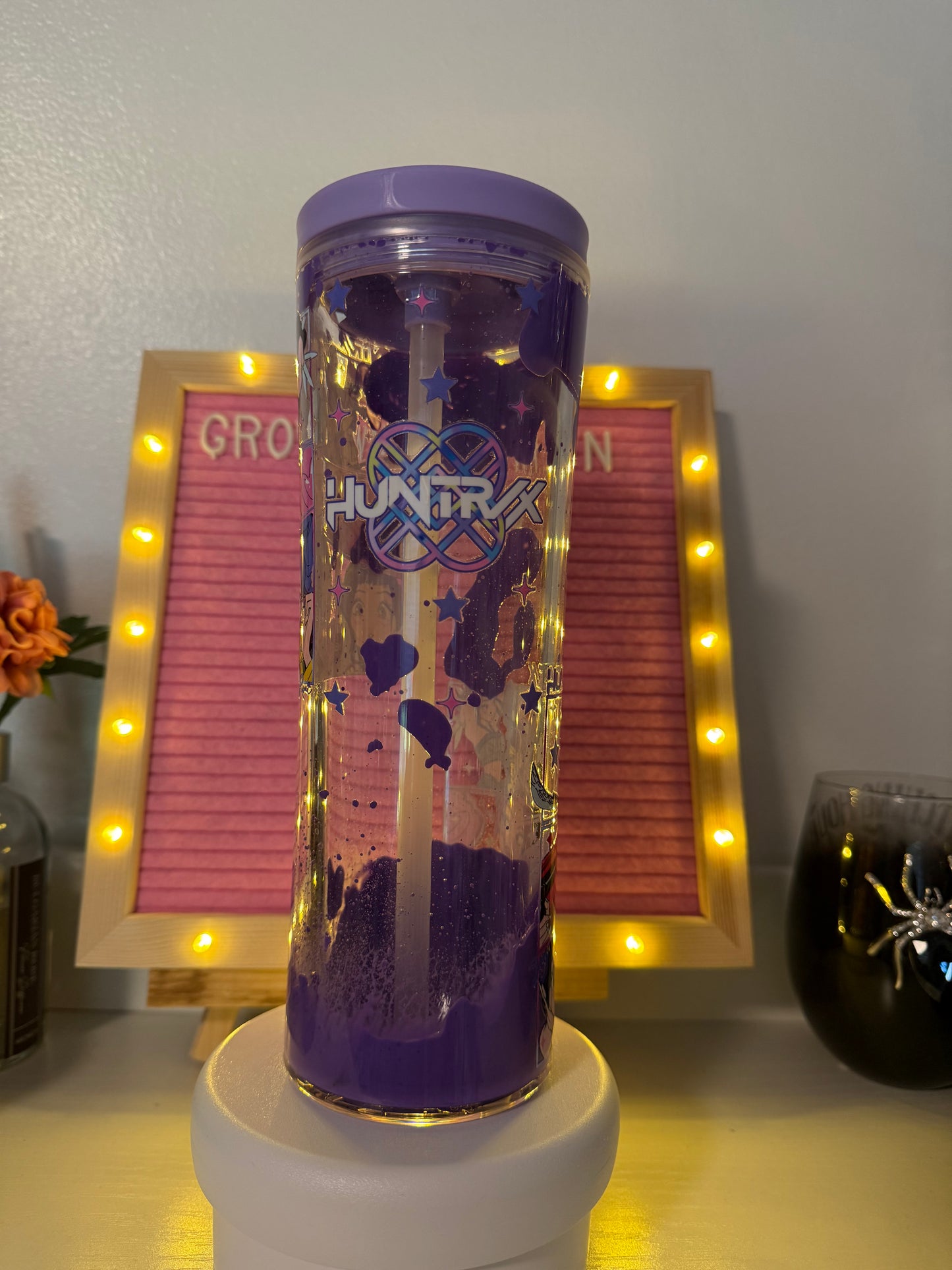 20 oz Huntrix lava cup